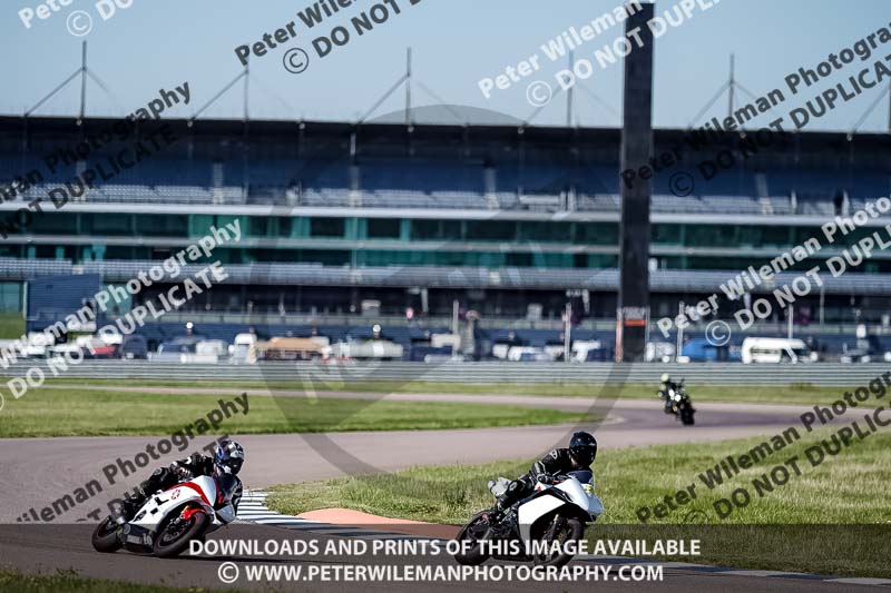 Rockingham no limits trackday;enduro digital images;event digital images;eventdigitalimages;no limits trackdays;peter wileman photography;racing digital images;rockingham raceway northamptonshire;rockingham trackday photographs;trackday digital images;trackday photos